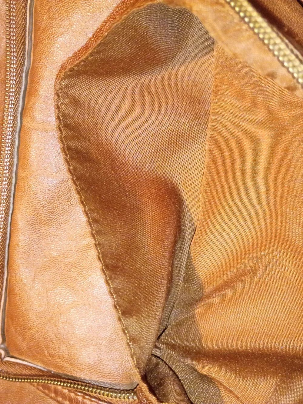 Stone Mountain Brown  Leather  Hobo with Front Zip Pockets GUC